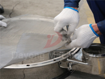 discharge-vibrating-sieve-1